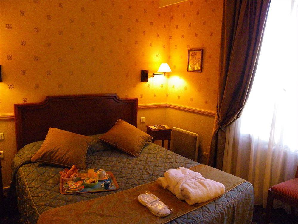 Hotel Poussin Paris Ngoại thất bức ảnh
