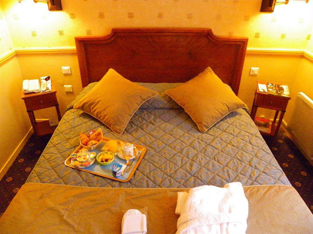 Hotel Poussin Paris Ngoại thất bức ảnh
