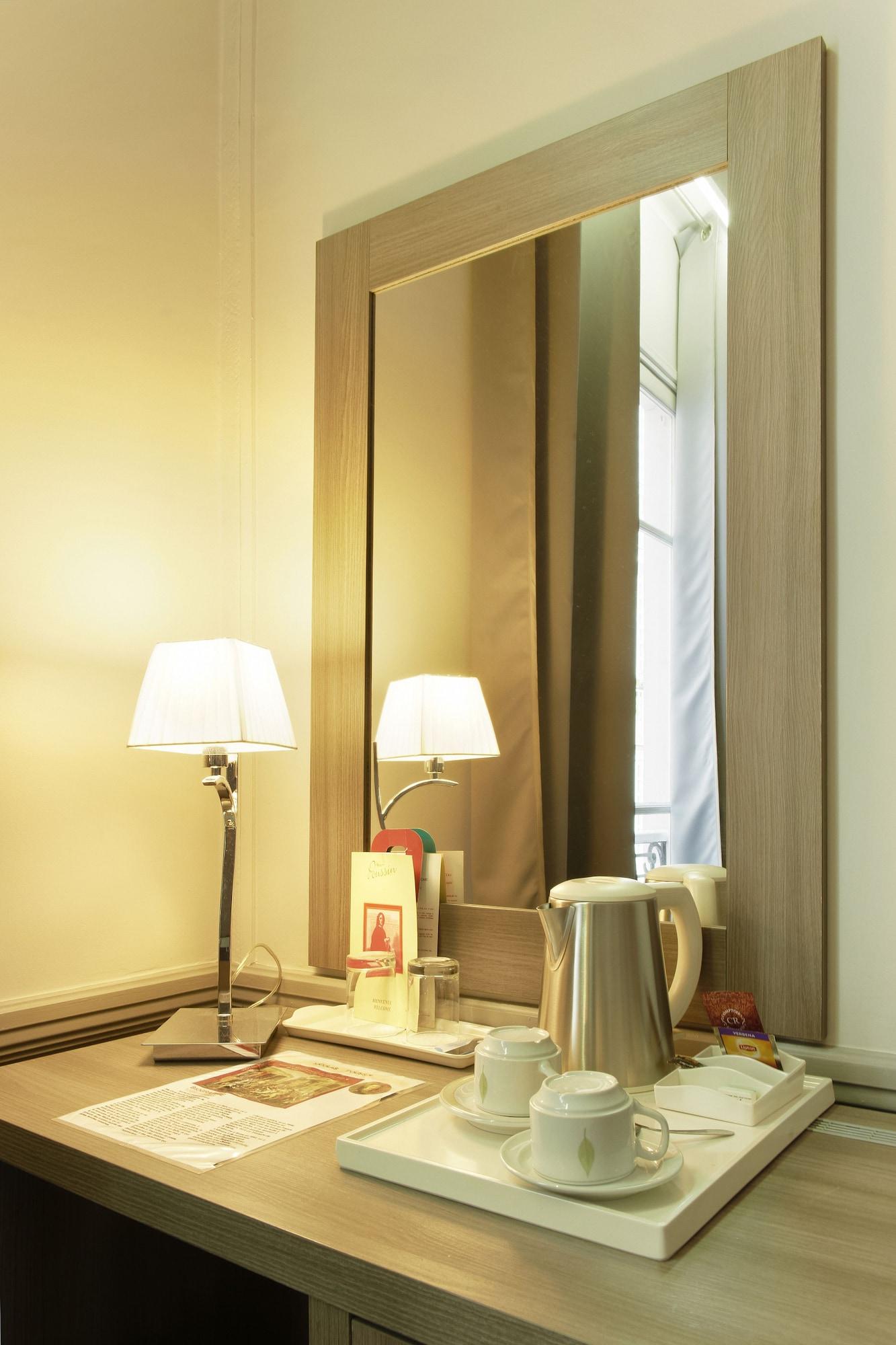 Hotel Poussin Paris Ngoại thất bức ảnh