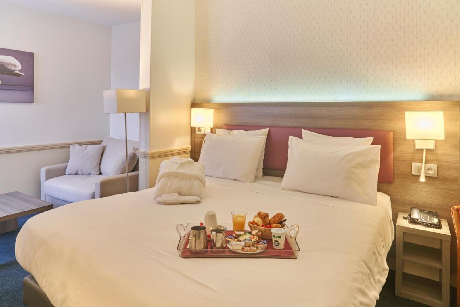 Hotel Poussin Paris Ngoại thất bức ảnh