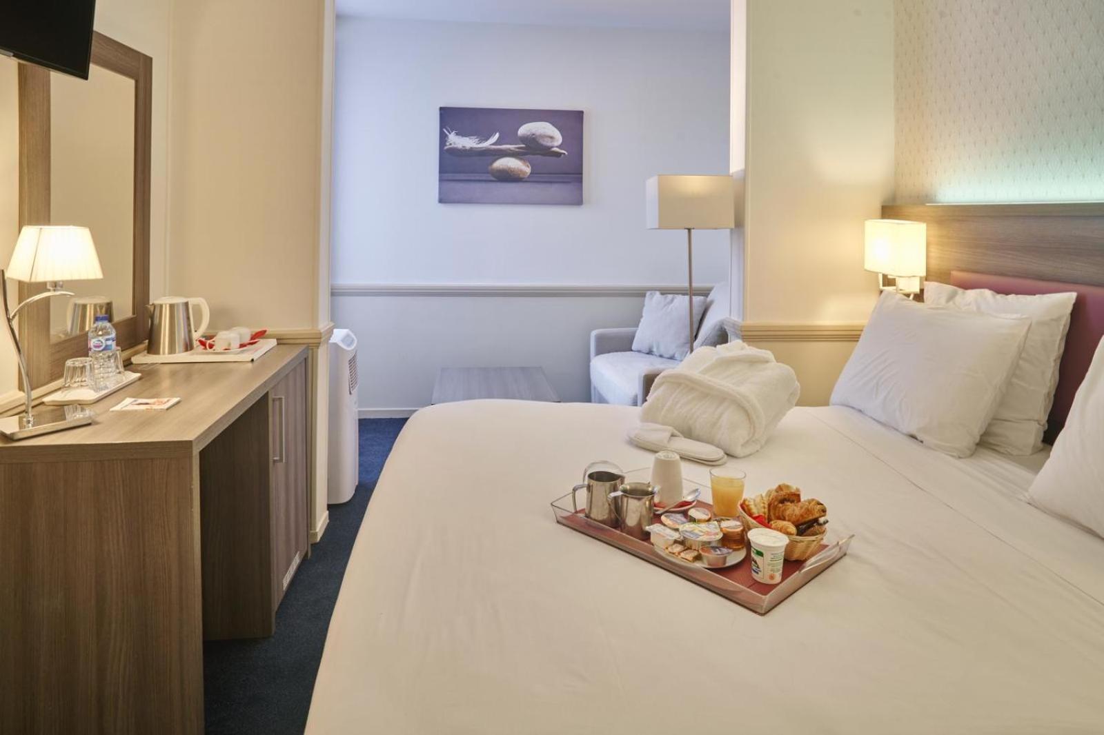 Hotel Poussin Paris Ngoại thất bức ảnh