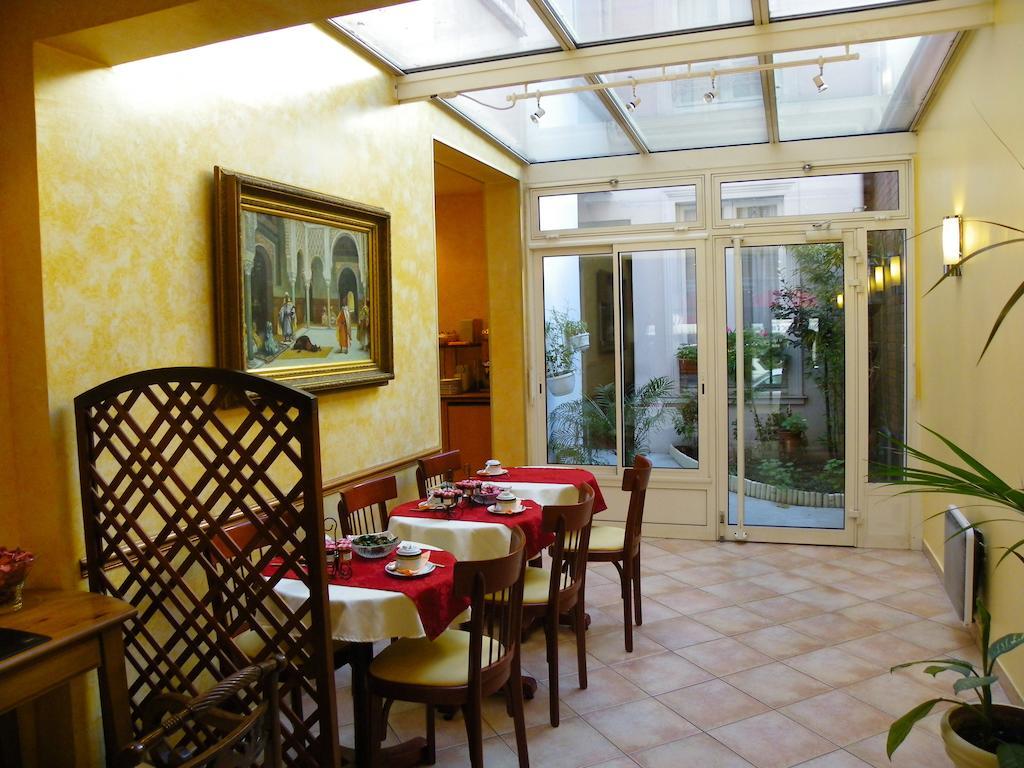 Hotel Poussin Paris Ngoại thất bức ảnh